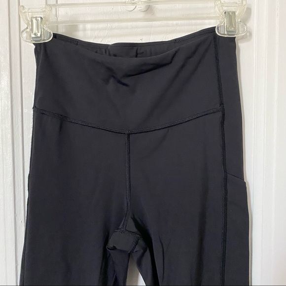 Athleta Ultimate Stash Pocket Capri Legging 21.5” - Picture 4 of 11